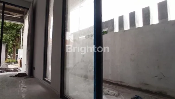 image RUMAH BARU SCANDINAVIAN GRESS DI PERUMAHAN MANYAR SURABAYA, SELANGKAH KE PUSAT KOTA, DEKAT MANYAR KERTOARJO, MANYAR JAYA, DHARMAHUSADA, KERTAJAYA, NGAGEL, BRATANG, KLAMPIS, WISMA MUKTI, PUCANG ANOM (2)