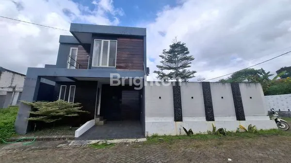image RUMAH VILLA DENGAN KOLAM RENANG DI BUTTERFLY DAU, KABUPATEN MALANG (1)