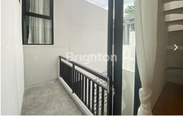 image RUMAH BARU 2,5 LANTAI DISEWAKAN/JUAL DI KOTA WISATA (5)