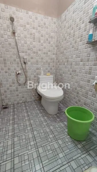 image RUMAH MINIMALIS 2 LT BERIKUT KONTRAKAN 4 PINTU DIJUAL  (6)