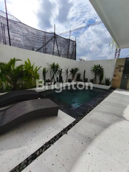 image NEW PRIVATE VILLA 2 BR PREMIUM FULLY FURNISH DI BATU BOLONG CANGGU (1)