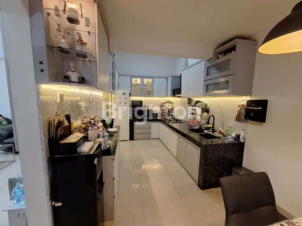 image RUMAH 2 LANTAI SEMI FURNISHED DI DUREN JAYA BEKASI, 25 MENIT KE TOL BEKASI BARAT (3)