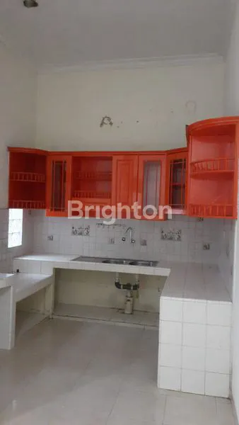 image RUMAH 1 LANTAI PLAFON TINGGI DI JERUK NIPIS, JAKARTA BARAT (1)