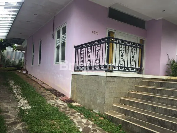 image RUMAH STRATEGIS DENGAN HALAMAN LUAS (3)