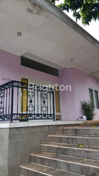 image RUMAH STRATEGIS DENGAN HALAMAN LUAS (4)