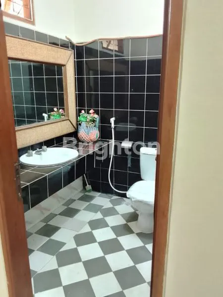 image RUMAH BESAR DI TAMAN GRIYA, DEKAT KERAMAIAN DAN PUSAT² PERBELANJAAN (8)