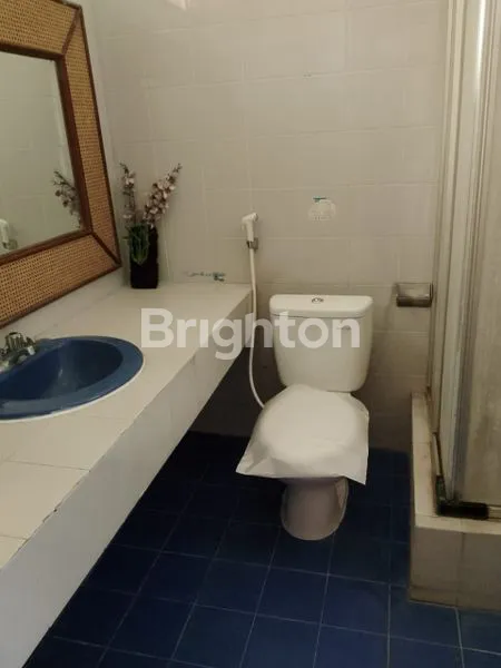 image RUMAH BESAR DI TAMAN GRIYA, DEKAT KERAMAIAN DAN PUSAT² PERBELANJAAN (5)