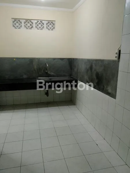 image RUMAH BESAR DI TAMAN GRIYA, DEKAT KERAMAIAN DAN PUSAT² PERBELANJAAN (6)