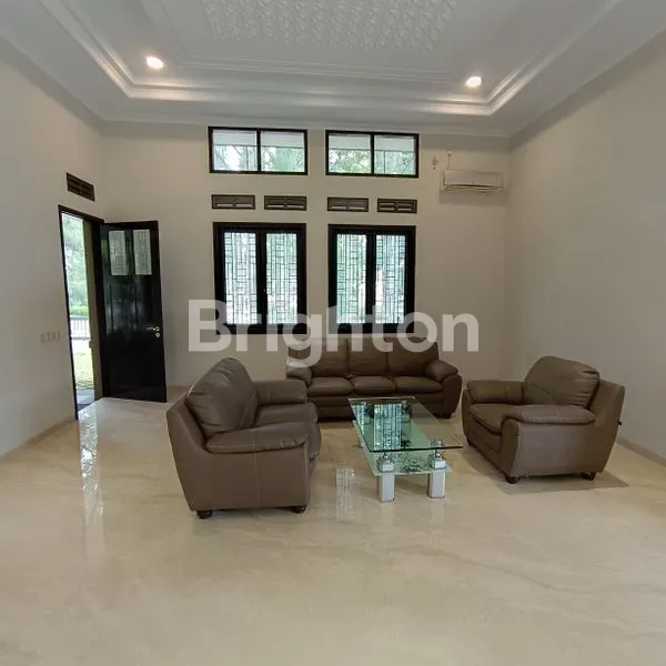 image RUMAH HOOK LUAS 960 M² GAYA BANDOENG TEMPO DOELOE DI KOTA BARU PARAHYANGAN – 1 LANTAI NEGO (1)