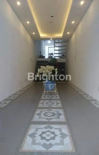 image RUMAH 3 LANTAI GANDARIA JAKARTA SELATAN SIAP HUNI STRATEGIS (1)