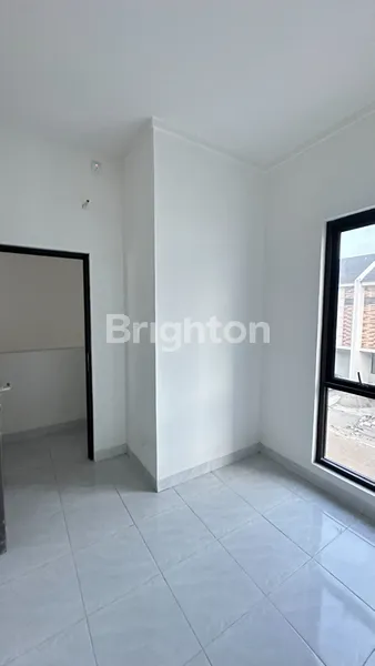 image RUMAH SIAP HUNI DI JAYA IMPERIAL DEKAT BANDARA SOETA SEPATAN TANGERANG  (4)