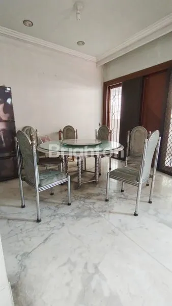 image KOMPLEK PERUMAHAN JALAN KESEHATAN CIDENG JAKARTA PUSAT HOEK 2 LANTAI LUAS TANAH 372 M2 HADAP UTARA PORTAL ONE GATE SYSTEM CARPORT 4 MOBIL HANYA 100 METER MENUJU PUSAT BISNIS DAN PERKANTORAN CIDENG TIMUR (5)