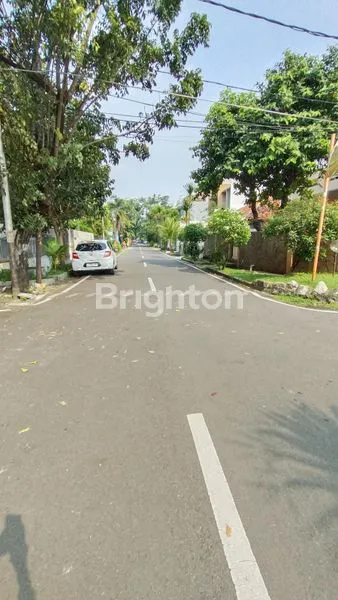 image KOMPLEK PERUMAHAN JALAN KESEHATAN CIDENG JAKARTA PUSAT HOEK 2 LANTAI LUAS TANAH 372 M2 HADAP UTARA PORTAL ONE GATE SYSTEM CARPORT 4 MOBIL HANYA 100 METER MENUJU PUSAT BISNIS DAN PERKANTORAN CIDENG TIMUR (8)