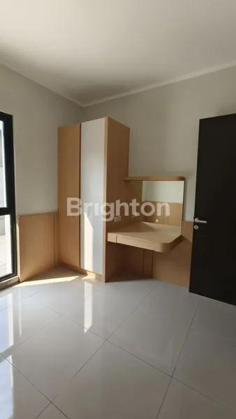 image SUMMARECON CROWN GADING MINIMALIS MODERN SEMI FURNISH DEKAT HARAPAN INDAH (7)