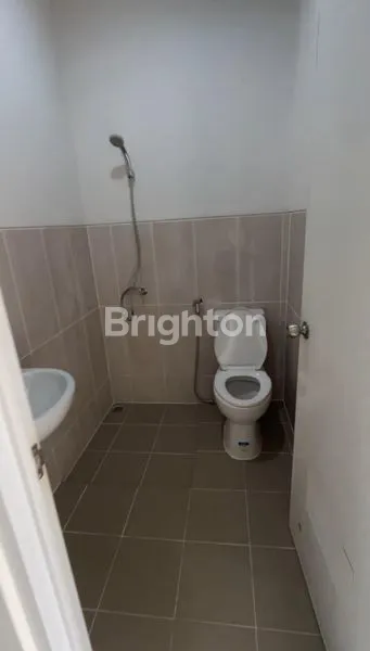 image RUMAH BARU DAN BAGUS DI CLUSTER CANNA PARAMOUNT PETALS TANGERANG BANTEN (6)