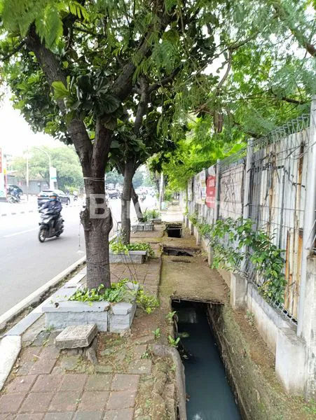 TANAH AREA KOMERSIAL DI PINGGIR JALAN KEMANGGISAN UTAMA RAYA COCOK UNTUK RESTO, F&B, CARWASH, BANK, GUDANG, USAHA LAINNYA DI JAKARTA BARAT