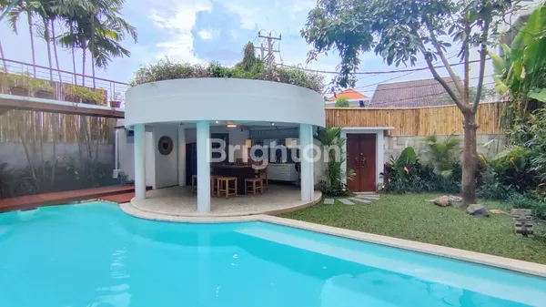 image STYLISH 3 BEDROOM VILLA IN BERAWA NEAR THE BEACH (5)