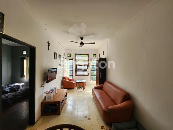 image RUMAH 3 KAMAR DI KEROBOKAN DENGAN FASILITAS PERUMAHAN KOLAM RENANG (2)