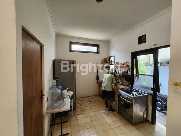 image RUMAH 3 KAMAR DI KEROBOKAN DENGAN FASILITAS PERUMAHAN KOLAM RENANG (4)