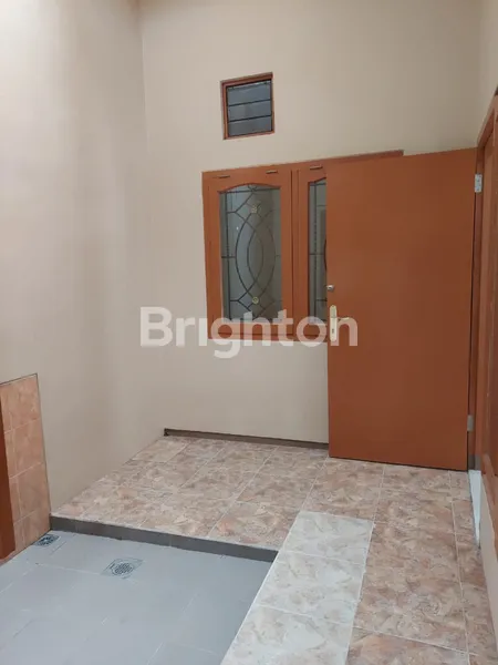 image RUMAH SIAP HUNI TERAWAT LOKASI STRATEGIS MUDAH DAN NYAMAN PERMATA SAFIRA REGENCY (4)