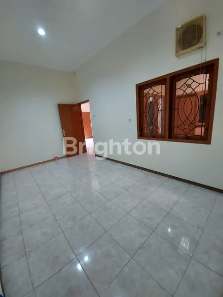 image RUMAH SIAP HUNI TERAWAT LOKASI STRATEGIS MUDAH DAN NYAMAN PERMATA SAFIRA REGENCY (5)