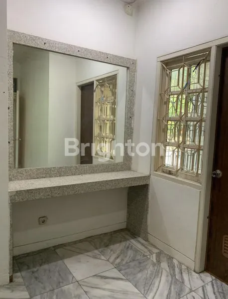 image RUMAH PINGGIR JALAN TANJUNG DUREN JAKARTA BARAT  (3)