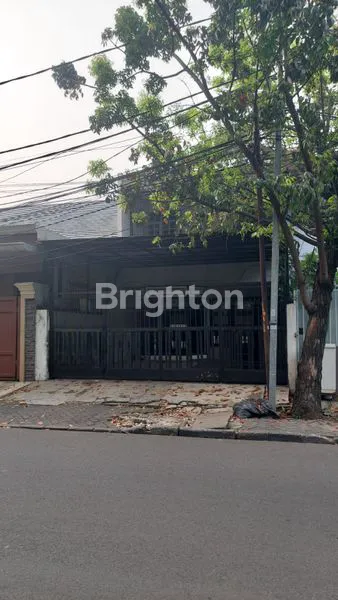 image RUMAH PINGGIR JALAN TANJUNG DUREN JAKARTA BARAT  (7)