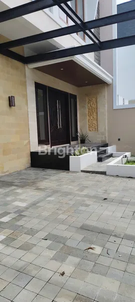 image DIJUAL RUMAH CITRALAND MURAH MINIMALIS SURABAYA (2)