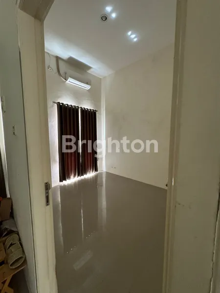 image RUMAH 2 LANTAI PALEM PONDOK TJANDRA DEKAT RAYA MERR DAN RUNGKUT (2)