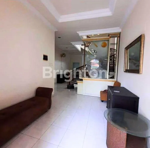 image RUMAH FURNISH SIAP HUNI DI TENGGILIS (5)