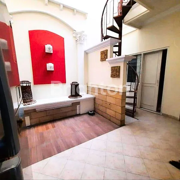 image RUMAH FURNISH SIAP HUNI DI TENGGILIS (8)