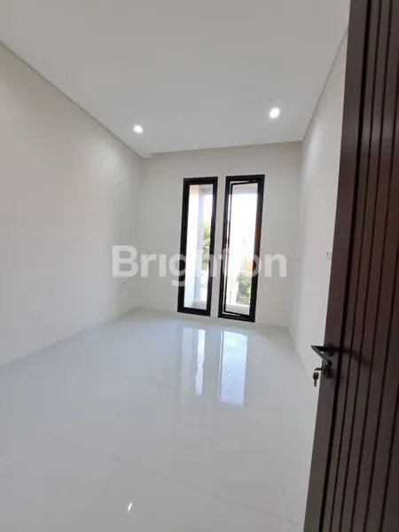 image RUMAH MINIMALIS BARU GRESS DARMO PERMAI SELATAN SURABAYA BARAT (8)