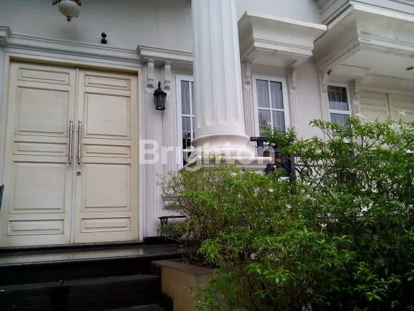 image RUMAH CLASSIC MODERN DIJUAL JAKARTA BARAT (2)