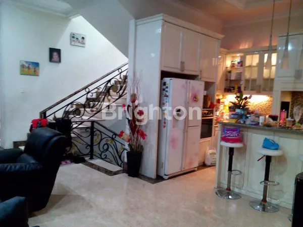 image RUMAH CLASSIC MODERN DIJUAL JAKARTA BARAT (5)