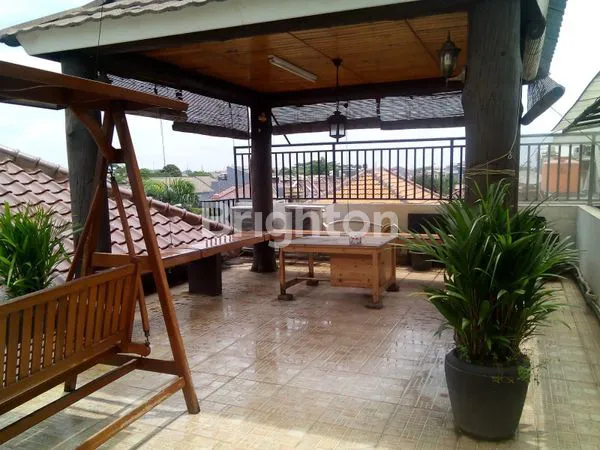 image RUMAH CLASSIC MODERN DIJUAL JAKARTA BARAT (6)