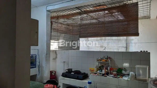 image RUMAH DEKAT DENGAN SEKOLAH DAN PASAR DI GADING SERPONG (4)