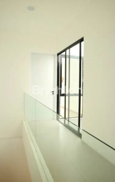 image RUMAH MODERN 2 LANTAI BARU GRESS DIAN ISTANA SPEC PREMIUM  LOKASI PREMIUM SELANGKAH DARI GRAHA FAMILI DEKAT TOL SATELIT (6)