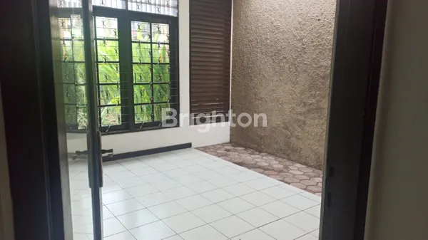 image  RUMAH STRATEGIS SELANGKAH MENUJU STASIUN MRT LEBAK BULUS JAKARTA SELATAN  (7)