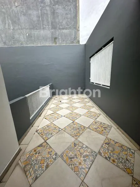 image RUMAH NYAMAN HOEK DEPAN TAMAN DI BSD (7)