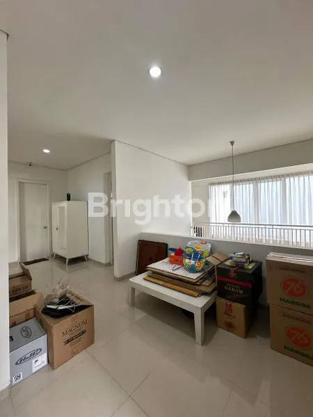 image RUMAH NYAMAN HOEK DEPAN TAMAN DI BSD (4)