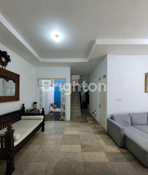 image RUMAH 2 LANTAI LOKASI JALAN UTAMA PONDOK AREN (8)
