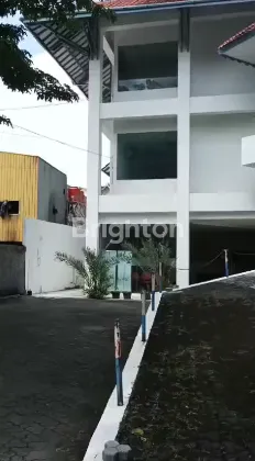 DIJUAL GEDUNG BERLANTAI 5 DI TENGAH KOTA SEMARANG