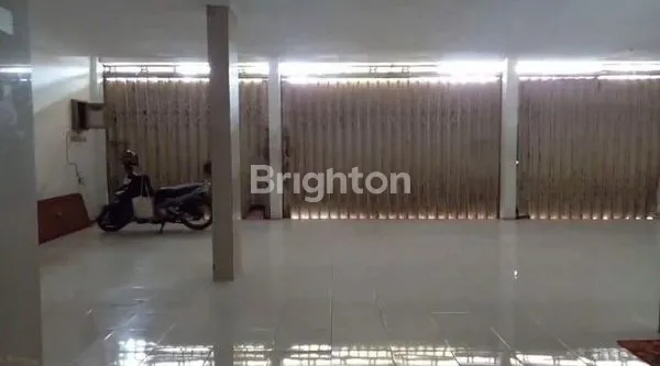 image RUMAH USAHA EX INDOMARET SANGAT STRATEGIS SIDOYOSO (4)