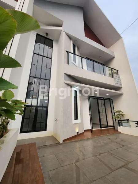 image RUMAH MEWAH 2 LANTAI BARU SIAP HUNI DENGAN ROOFTOP PERMATA 2 RESIDENCE JAGAKARSA JAKARTA SELATAN (1)