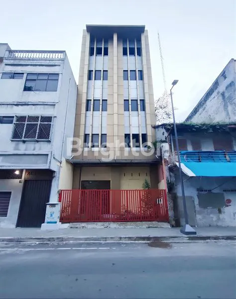 image  • RUKO GANDENG 5,5 TINGKAT - TITIK LOKASI BISNIS PREMIUM - SUPER STRATEGIS - INTI KOTA  (4)