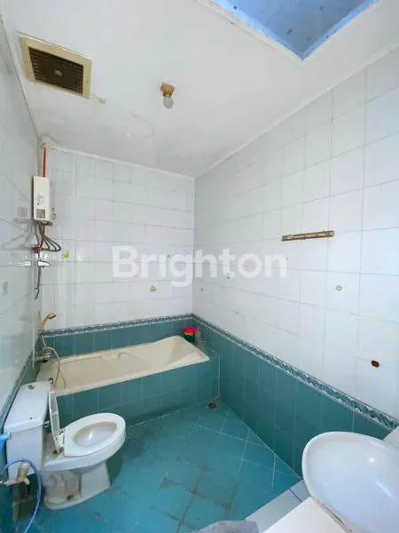 image RUMAH 2 LANTAI STRATEGIS – KEMANGGISAN, JAKARTA BARAT (8)