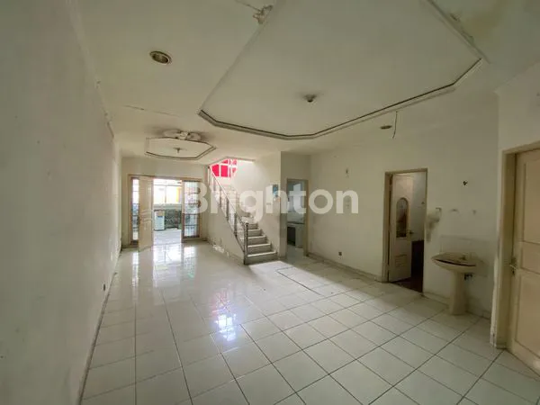 image RUMAH 2 LANTAI STRATEGIS – KEMANGGISAN, JAKARTA BARAT (6)