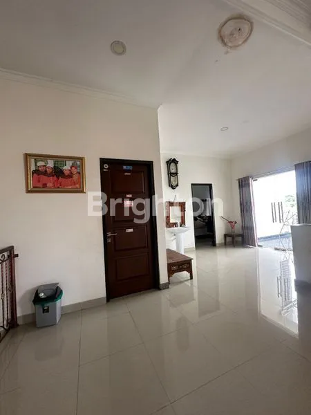 image RUMAH MEWAH SIAP HUNI COCOK UNTUK LIBURAN PLUS TAMAN DAN KOLAM RENANG DEPOK CILODONG  (5)