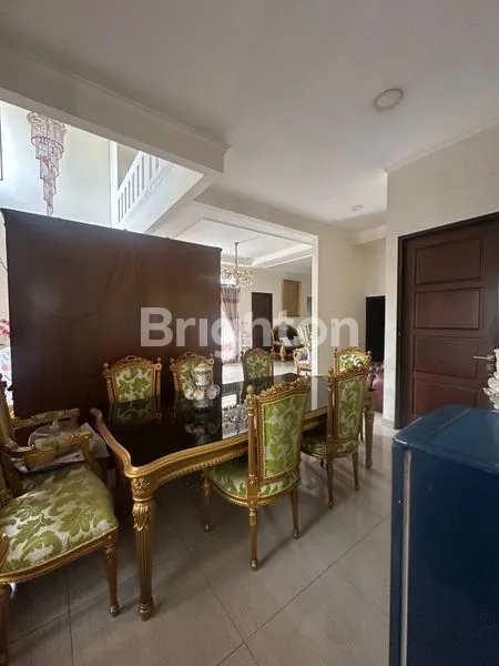 image RUMAH MEWAH SIAP HUNI COCOK UNTUK LIBURAN PLUS TAMAN DAN KOLAM RENANG DEPOK CILODONG  (4)