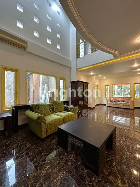 image DIJUAL RUMAH HOOK STRATEGIS DEKAT UIN TANGSEL (5)